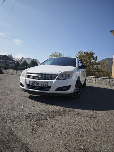 Opel Astra 2009, 370,000 km - 1.4 l - Şəki
