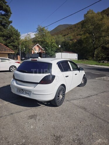 Opel Astra 2009, 370,000 km - 1.4 l - Şəki
