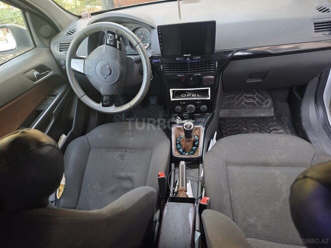 Opel Astra 2009, 370,000 km - 1.4 l - Şəki
