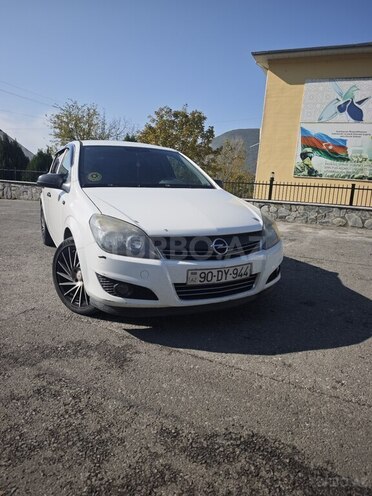 Opel Astra 2009, 370,000 km - 1.4 l - Şəki