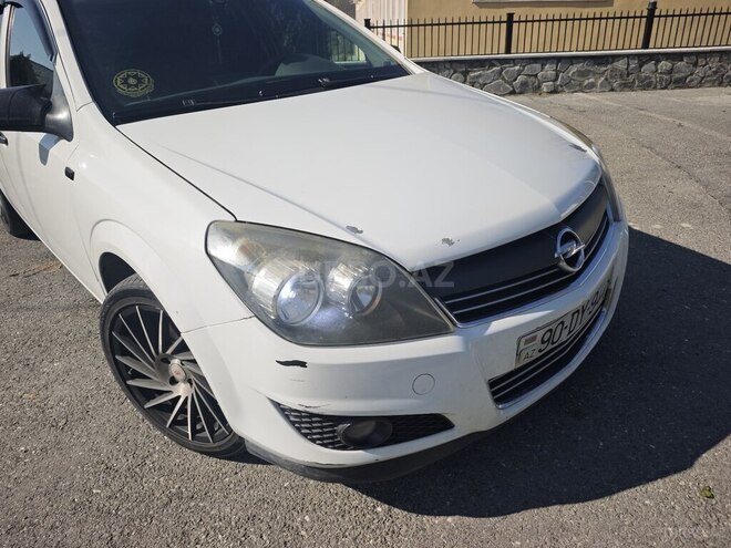 Opel Astra 2009, 370,000 km - 1.4 l - Şəki