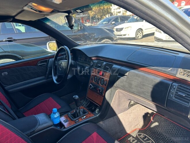 Mercedes E 200 1997, 350,000 km - 2.0 l - Bakı