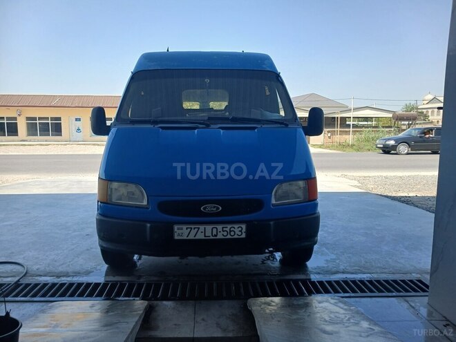 Ford Transit 1999, 536,517 km - 2.5 l - Salyan