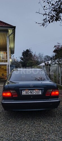 Mercedes E 220 1999, 550,000 km - 2.2 л - Lənkəran