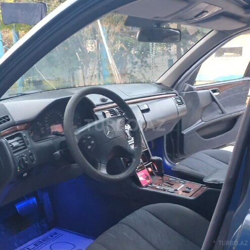Mercedes E 220 1999, 550,000 km - 2.2 л - Lənkəran