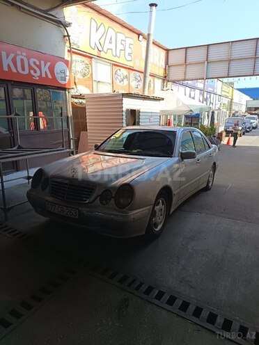 Mercedes E 220 2002, 648,245 km - 2.2 l - Bakı