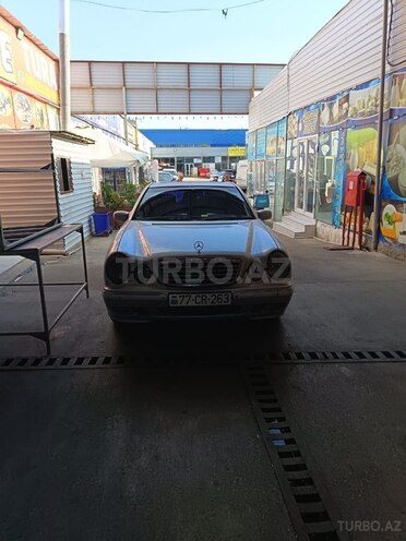 Mercedes E 220 2002, 648,245 km - 2.2 l - Bakı