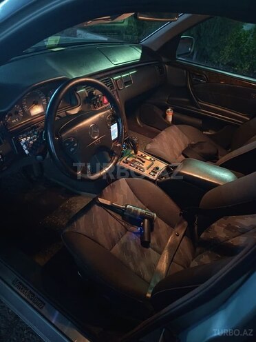 Mercedes E 220 2002, 648,245 km - 2.2 l - Bakı