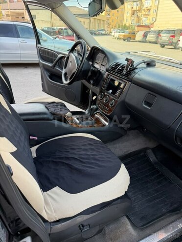 Mercedes ML 320 2002, 402,000 km - 3.2 л - Quba