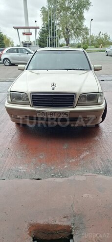 Mercedes E 200 1999, 660,000 km - 2.2 l - Qəbələ