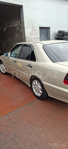 Mercedes E 200 1999, 660,000 km - 2.2 l - Qəbələ