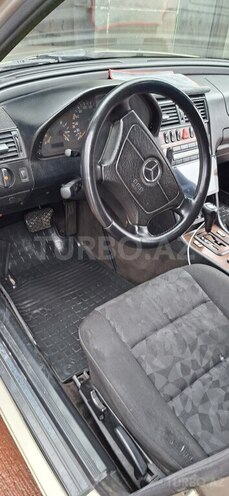 Mercedes E 200 1999, 660,000 km - 2.2 l - Qəbələ
