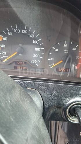 Mercedes E 200 1999, 660,000 km - 2.2 l - Qəbələ