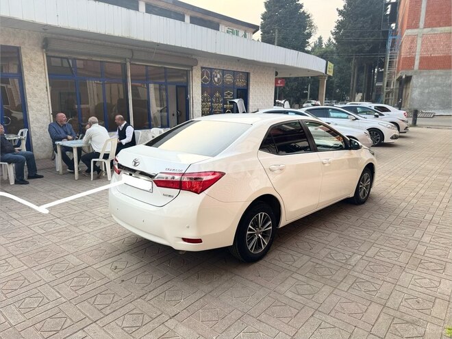 Toyota Corolla 2015, 195,000 km - 1.6 л - Masallı