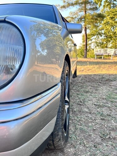 Mercedes E 200 1998, 427,453 km - 2.0 l - Masallı