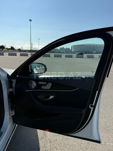 Mercedes E 220 d 2017, 299,000 km - 2.0 l - Bakı