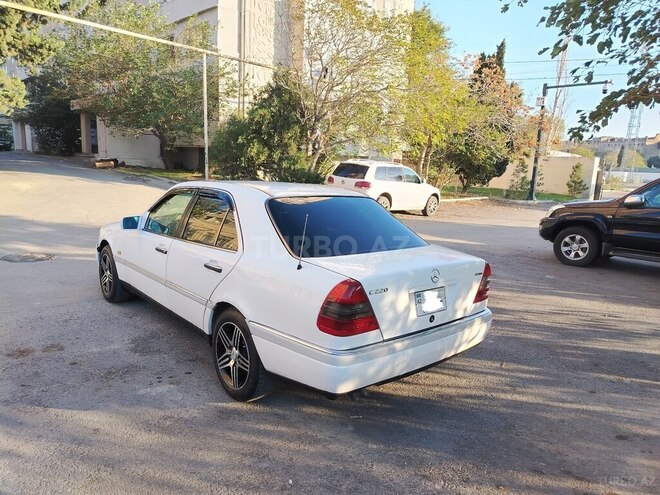 Mercedes C 220 1994, 298,000 km - 2.2 l - Bakı