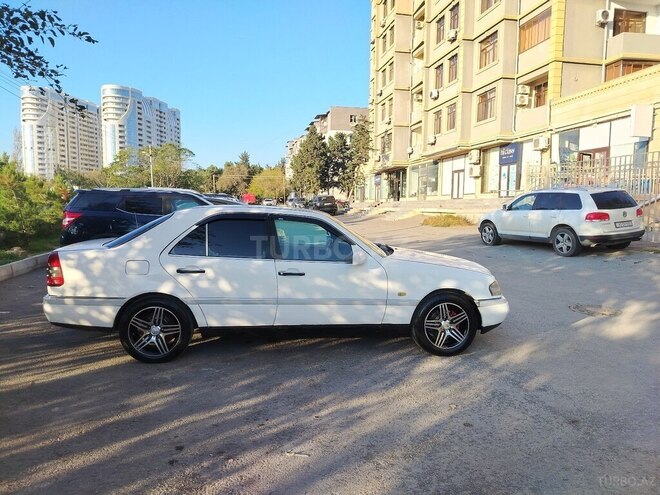Mercedes C 220 1994, 298,000 km - 2.2 l - Bakı