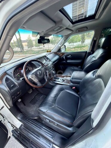 Nissan Patrol 2013, 215,000 km - 5.6 l - Bakı