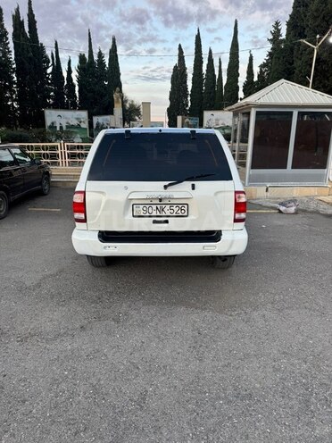 Nissan Pathfinder 2001, 470,000 km - 3.5 l - Tovuz