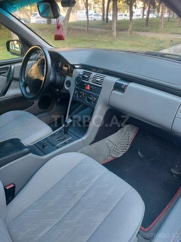 Mercedes E 220 2000, 580,000 km - 2.2 l - Bakı