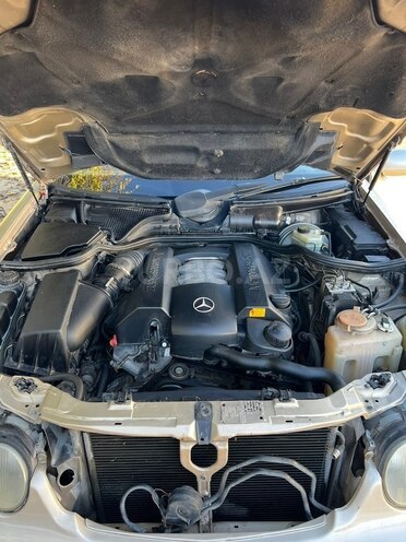 Mercedes E 240 2000, 387,044 km - 2.4 l - Şirvan