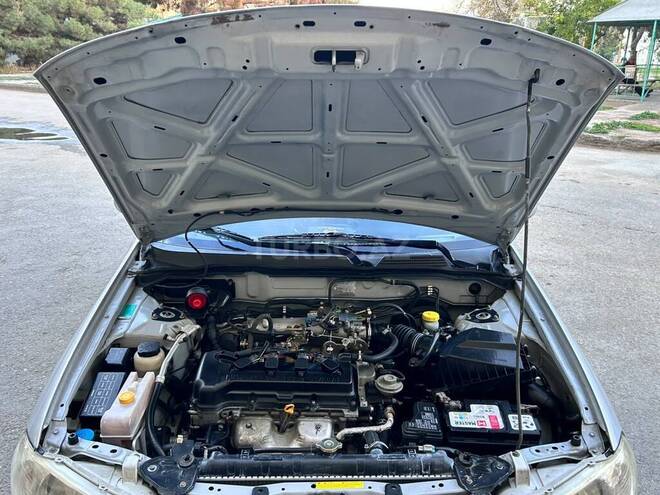 Nissan Sunny 2005, 380,000 km - 1.6 l - Bakı