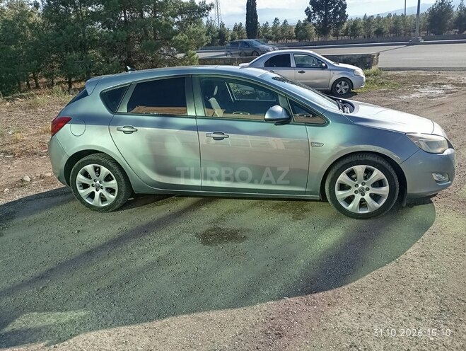 Opel Astra 2011, 254,000 km - 1.3 l - Gəncə
