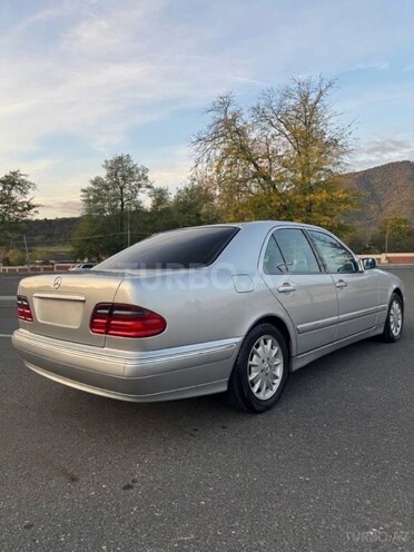 Mercedes E 240 2001, 361,500 km - 2.6 l - Zaqatala