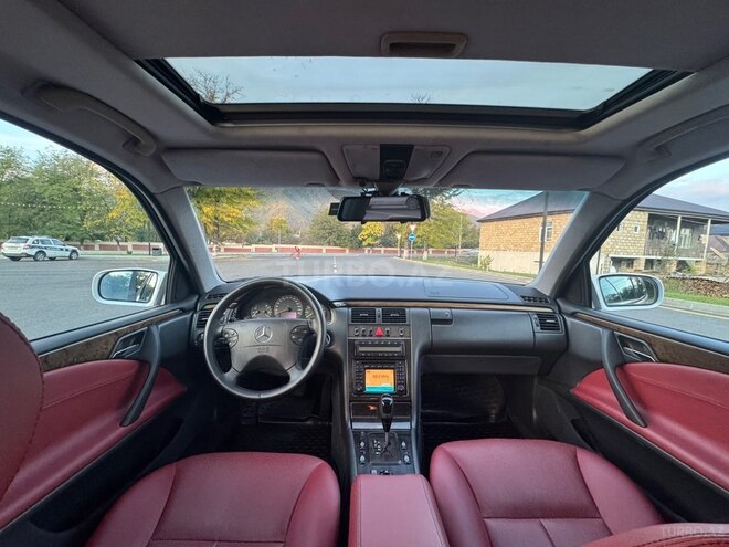 Mercedes E 240 2001, 361,500 km - 2.6 l - Zaqatala