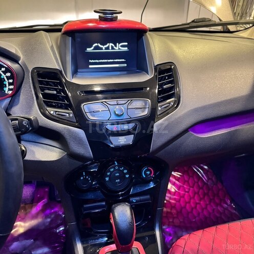 Ford Fiesta 2013, 131,000 km - 1.6 l - Bakı