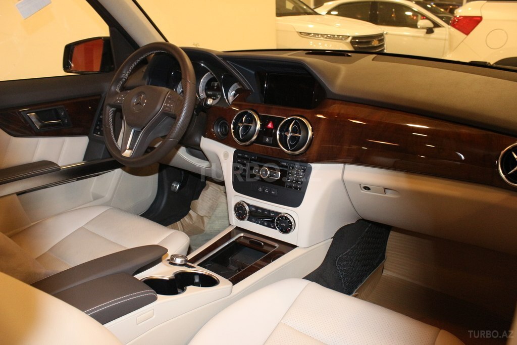 2022 glk350 interior