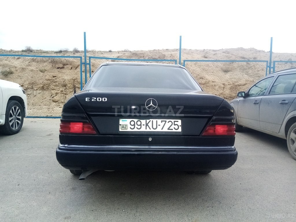 Купить Mercedes E 200, 2.0 л, 1992 год, 520 000 км в Баку - цена 8 000 AZN  - Turbo.Az