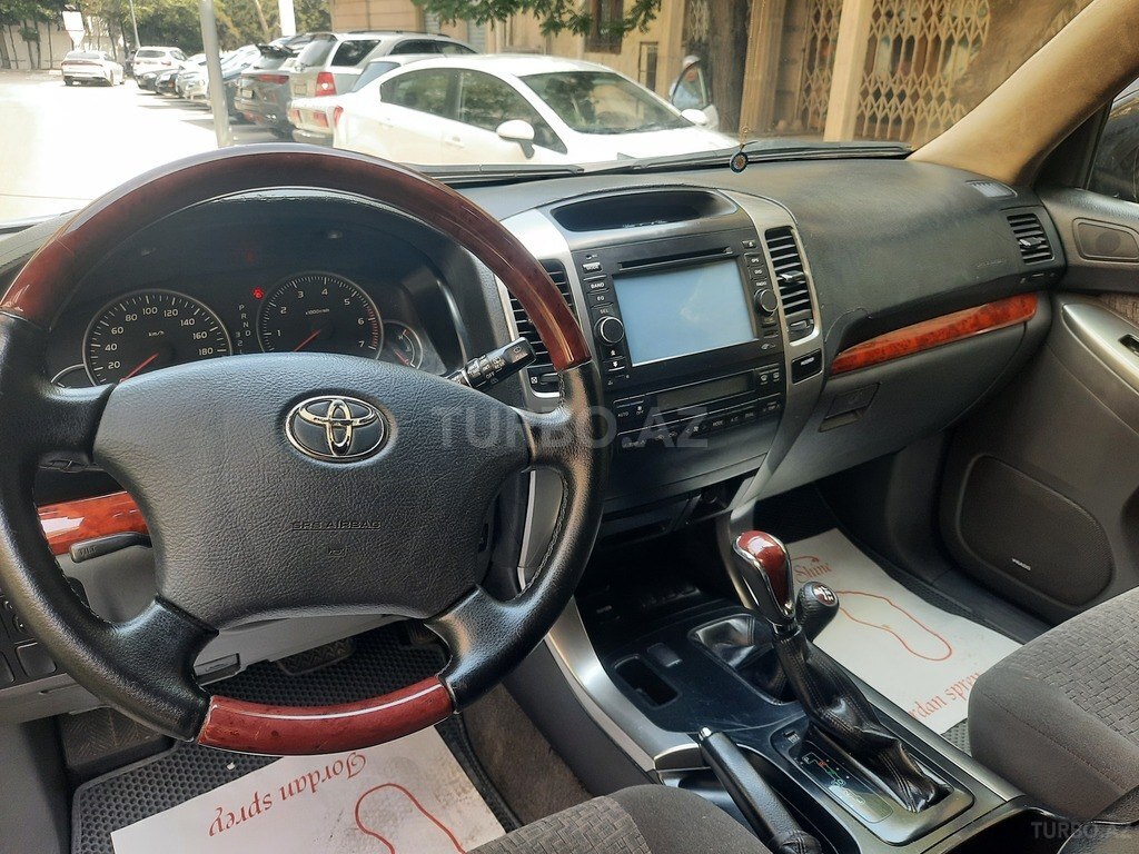 Toyota Land Cruiser Prado