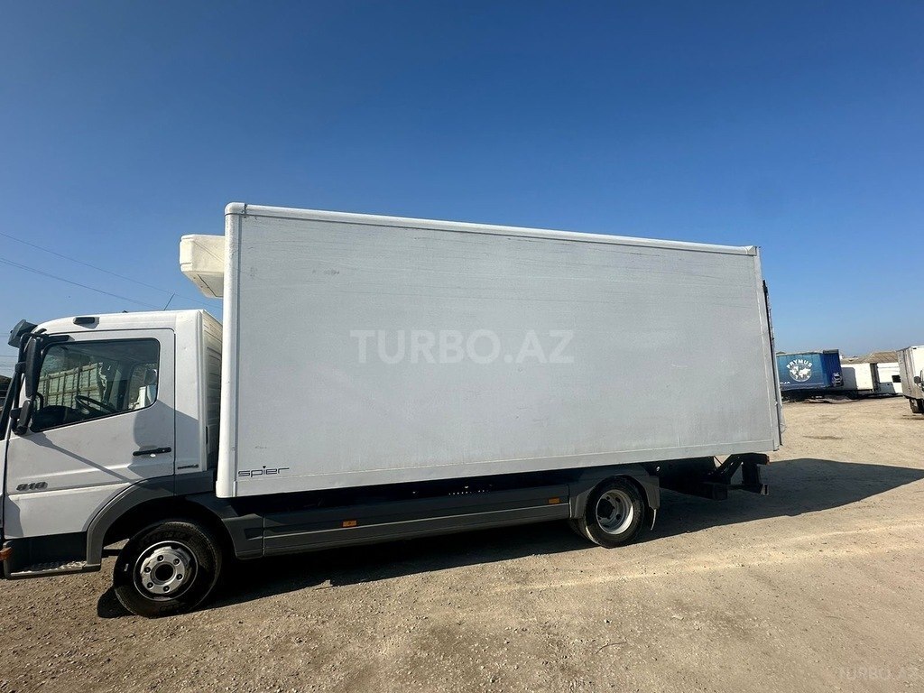 Mercedes Atego 818