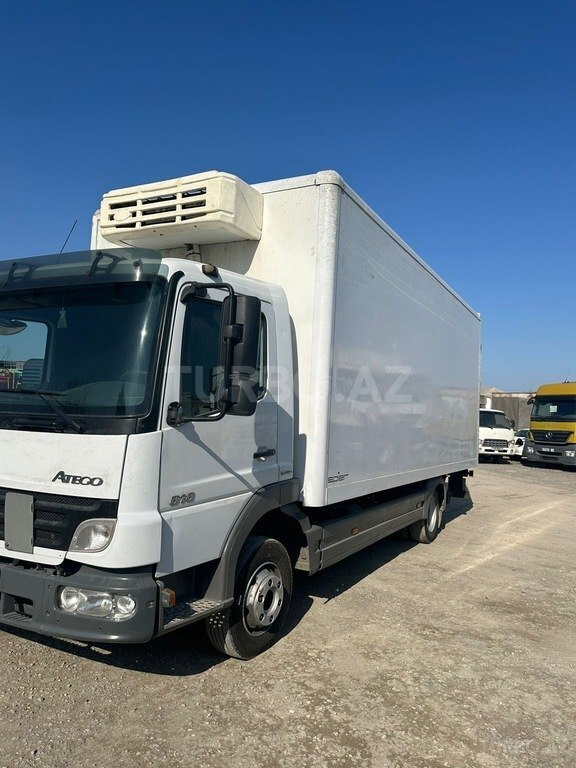 Mercedes Atego 818