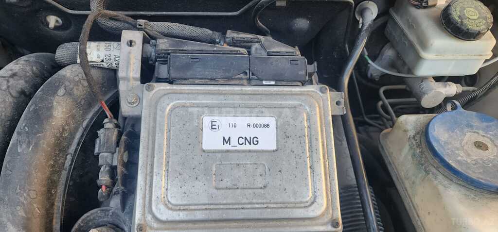 Mercedes B 200