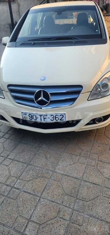 Mercedes B 200