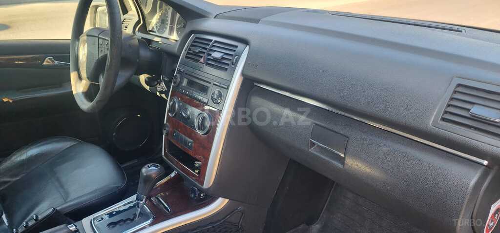 Mercedes B 200