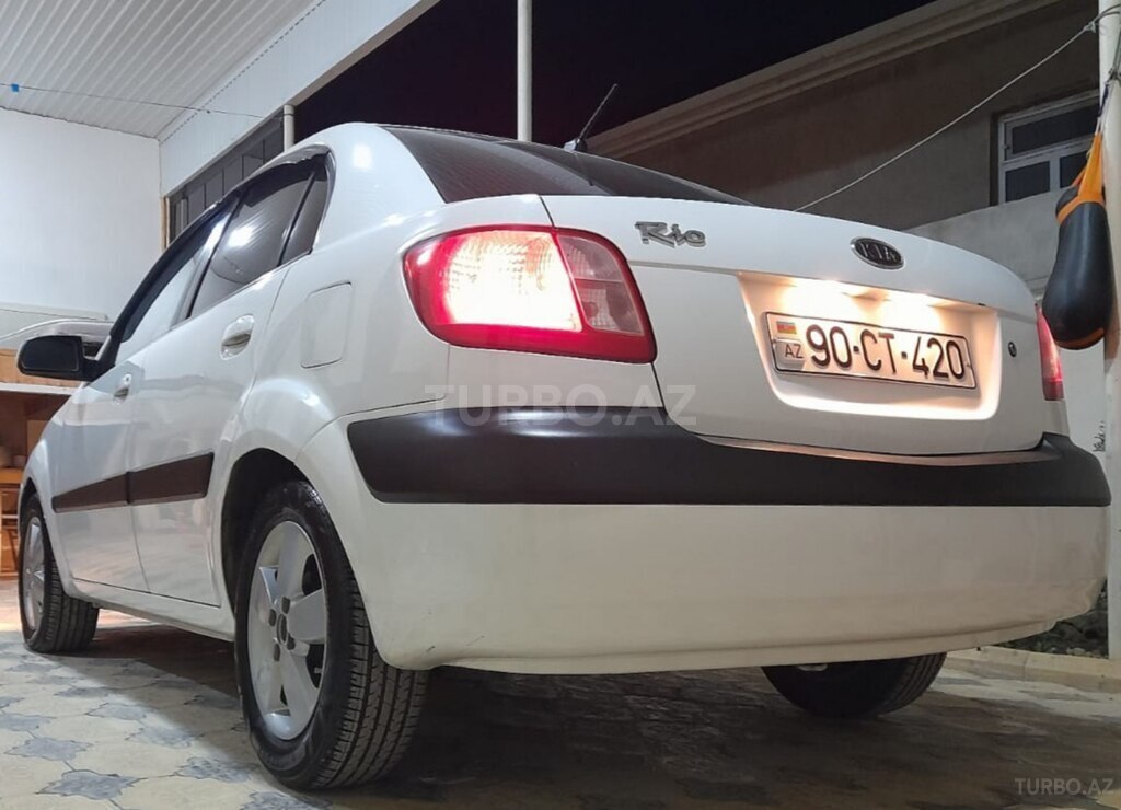 Kia Rio, 1.4 L, 2008 Il, 400 000 Km Bakı Almaq - Qiyməti 12 000 Azn 