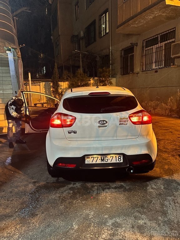 Kia Rio, 1.4 L, 2012 Il, 120 000 Km Bakı Almaq - Qiyməti 12 500 Azn 