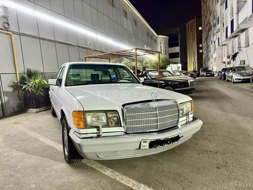 Mercedes 560 SEL