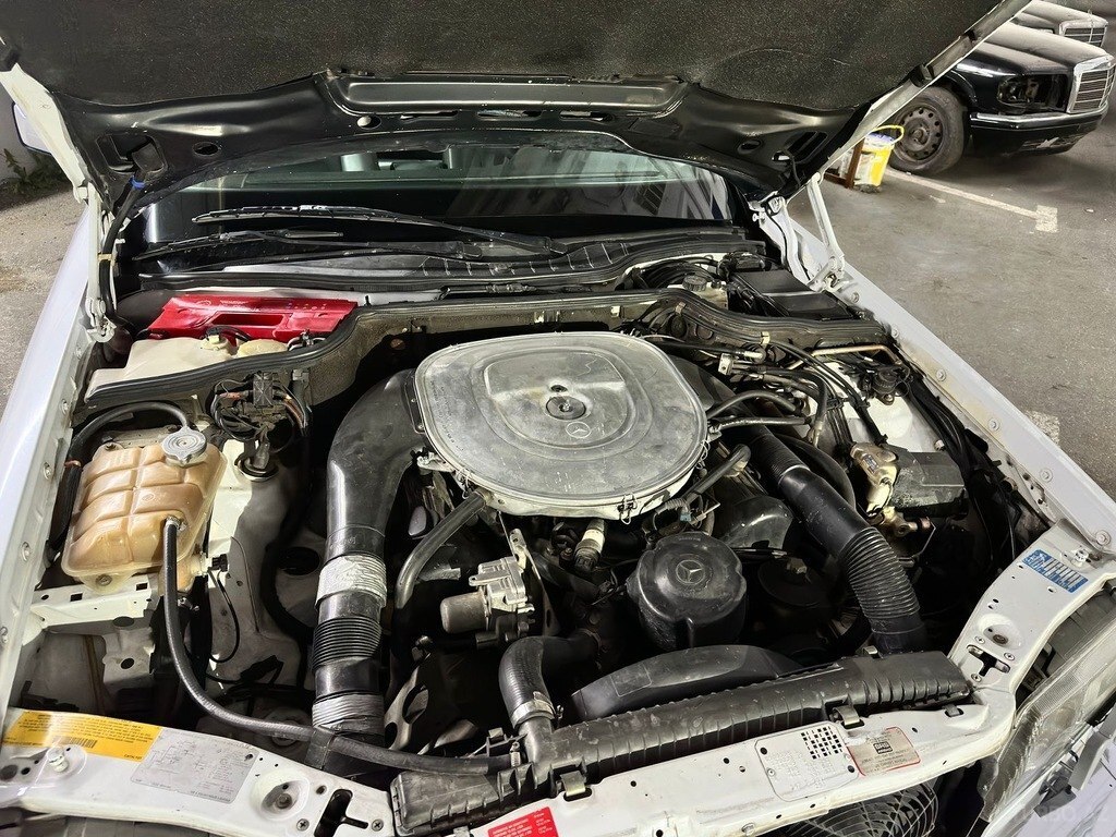 Mercedes 560 SEL