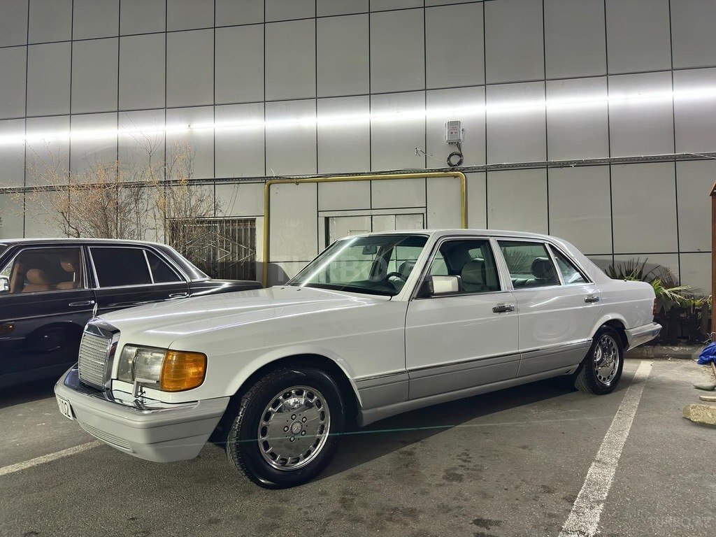 Mercedes 560 SEL