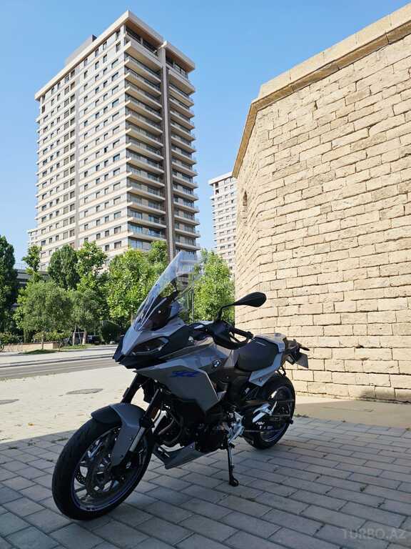 BMW F 900 XR