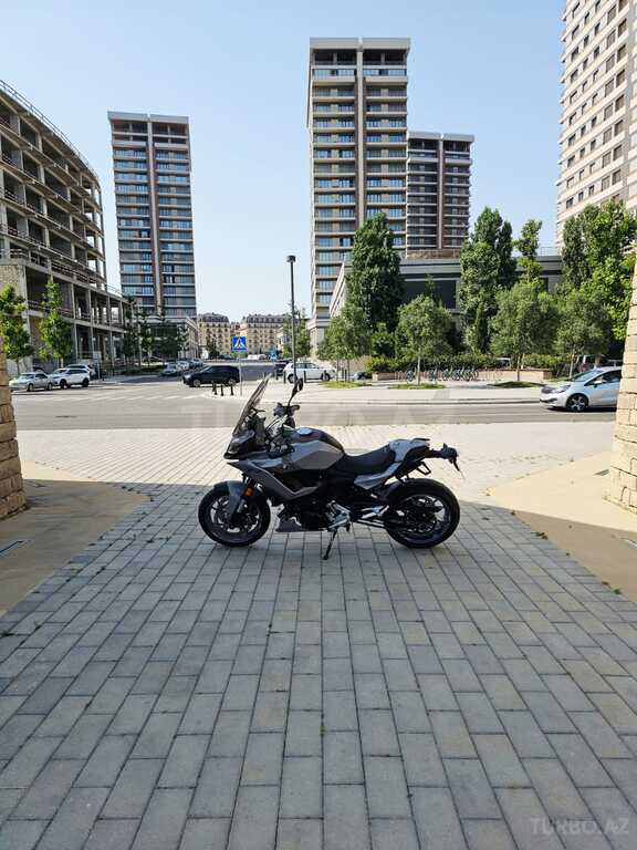 BMW F 900 XR