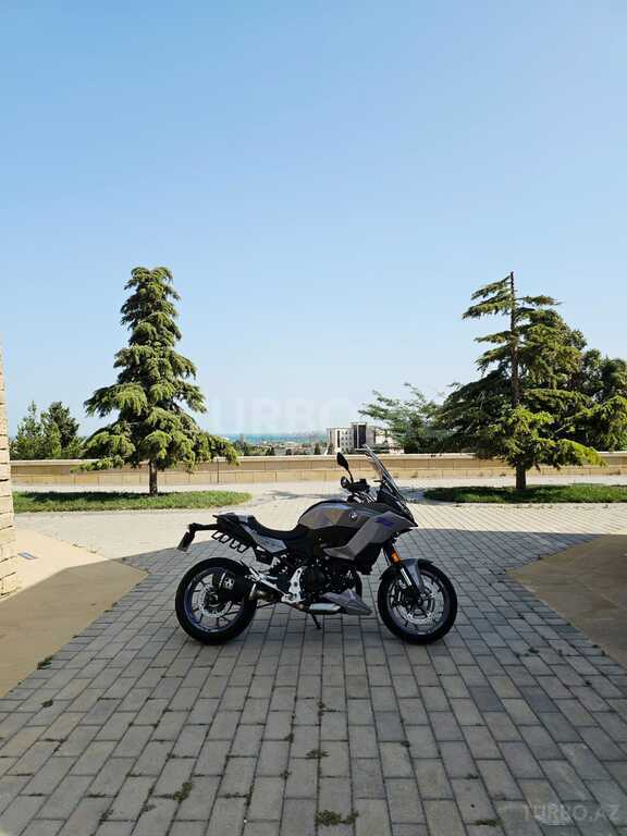 BMW F 900 XR