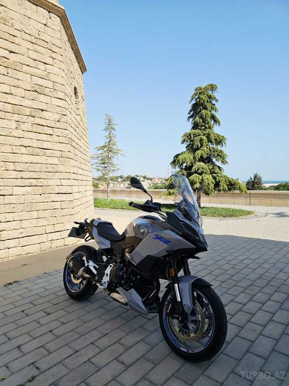 BMW F 900 XR