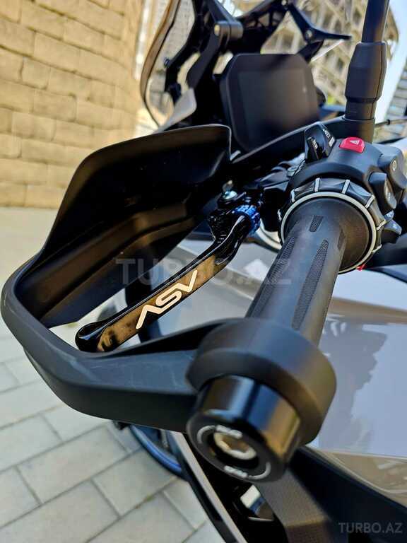 BMW F 900 XR