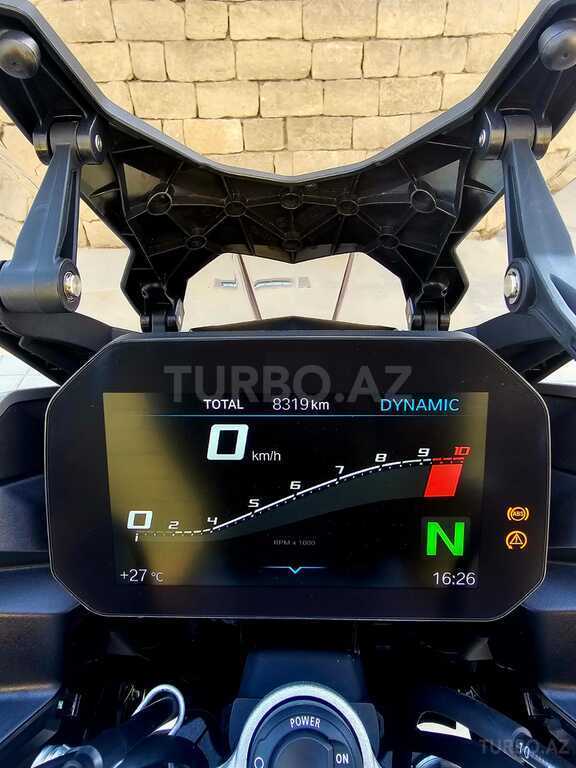BMW F 900 XR